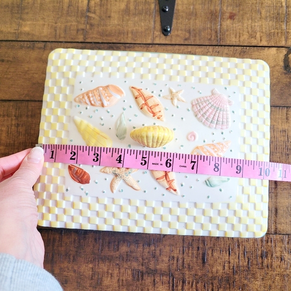 Temp-tations Summer Shells 2 Qt Covered Casserole Dish w Lid Oven Safe - Picture 9 of 11